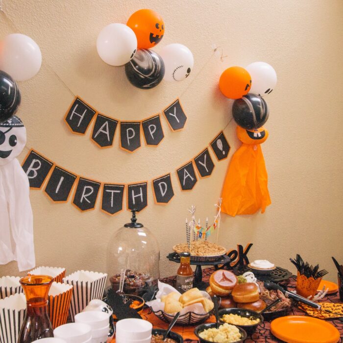 Halloween Birthday Party / Decorations